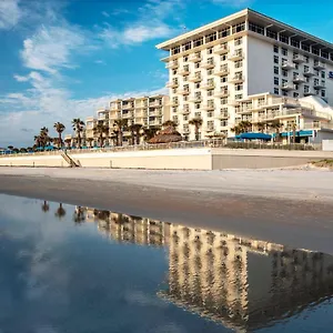 Resort The Shores & ****