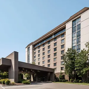 Hotel Embassy By Hilton Airport ****